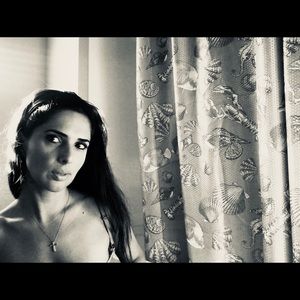 Meet your Posher, Betania